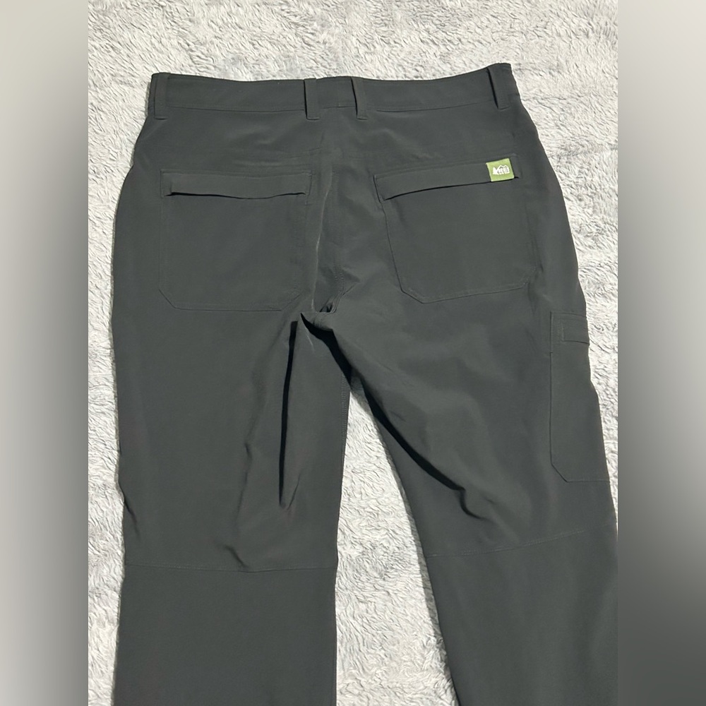 REI Co-op Women’s Technical Hiking Stretch Utility Pants in Black - Size 10P - Picture 7 of 12